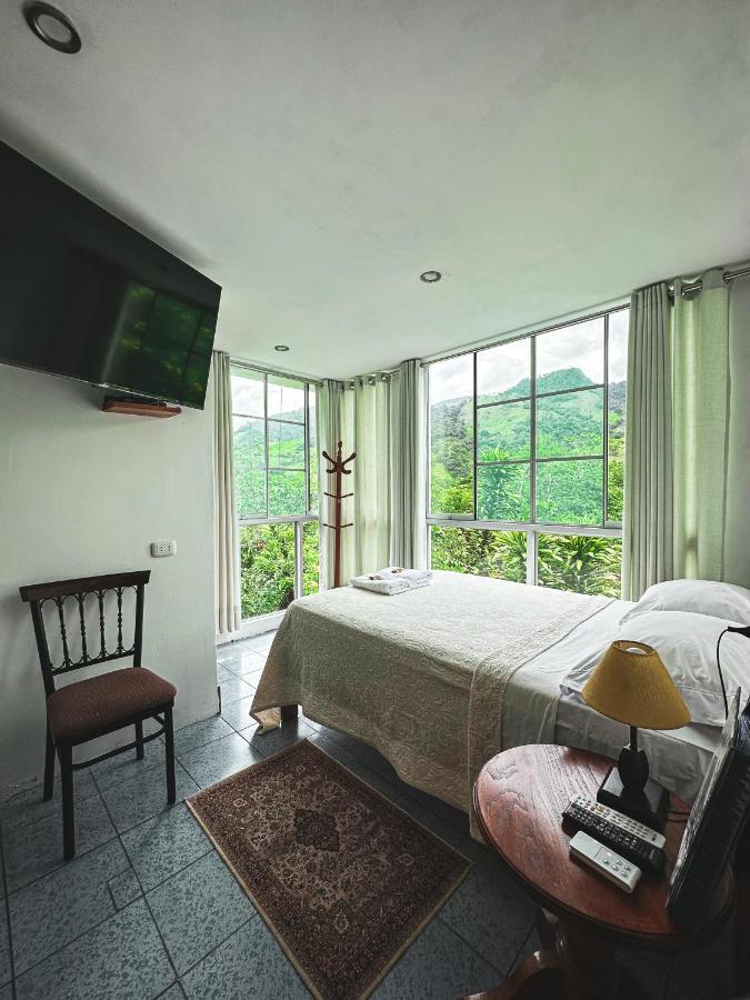 Albergue Turistico Gstir Pozuzo Buitenkant foto